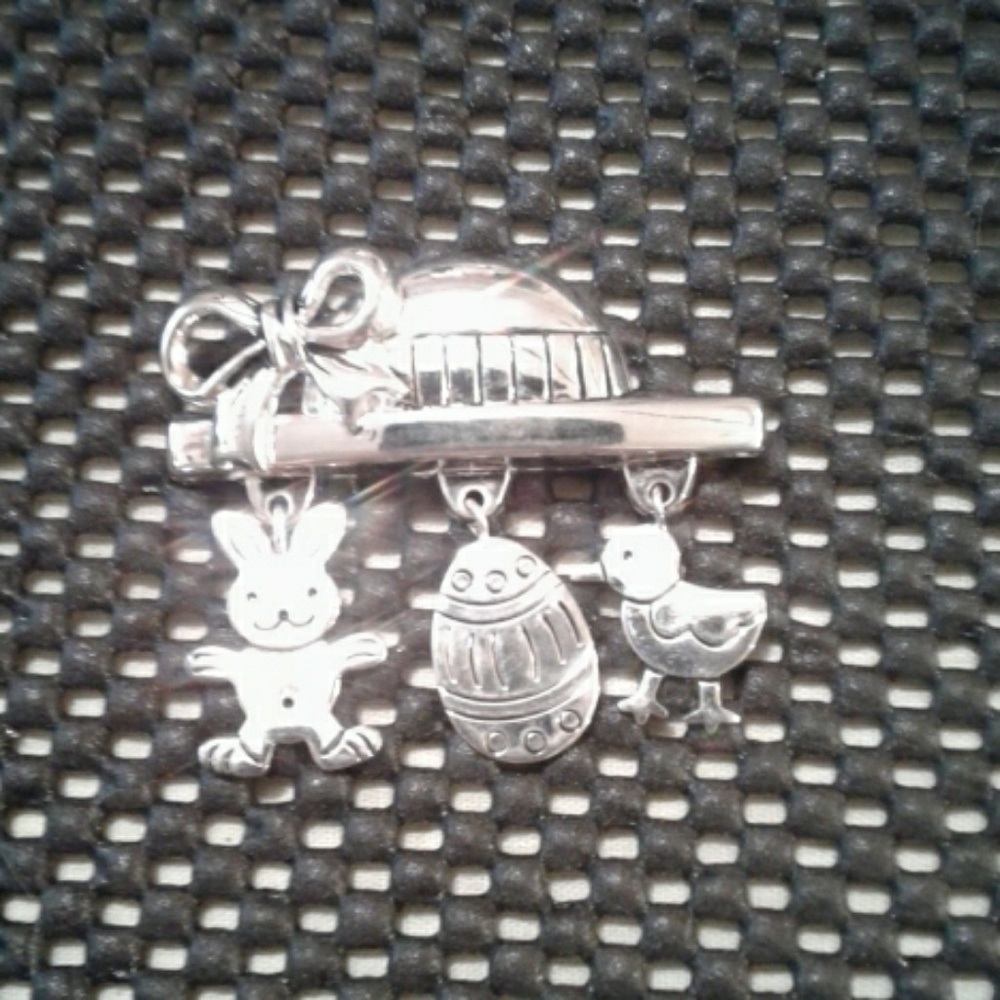 Easter Themed Brooch/Brooch (M)